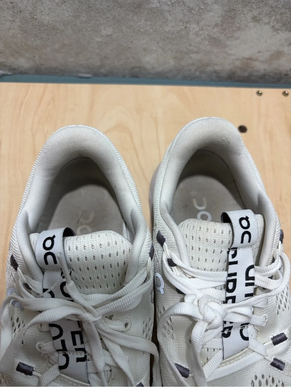 On Cloudsurfer road-running shoe size women’s 8